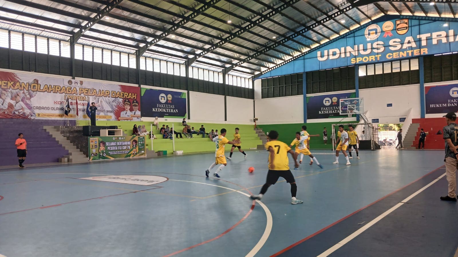 Pertandingan SMK NURUL BARQI vs SMA 14 SEMARANG